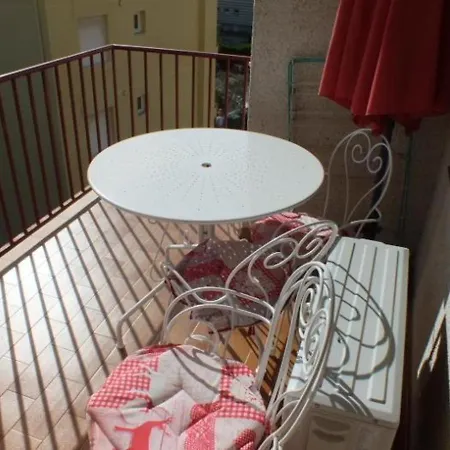 Luminoso Con Vista Al Mar, Balcon, Aparcamiento, Aire Acondicionado Y Cocina Equipada En - Es-204-10 רוזס